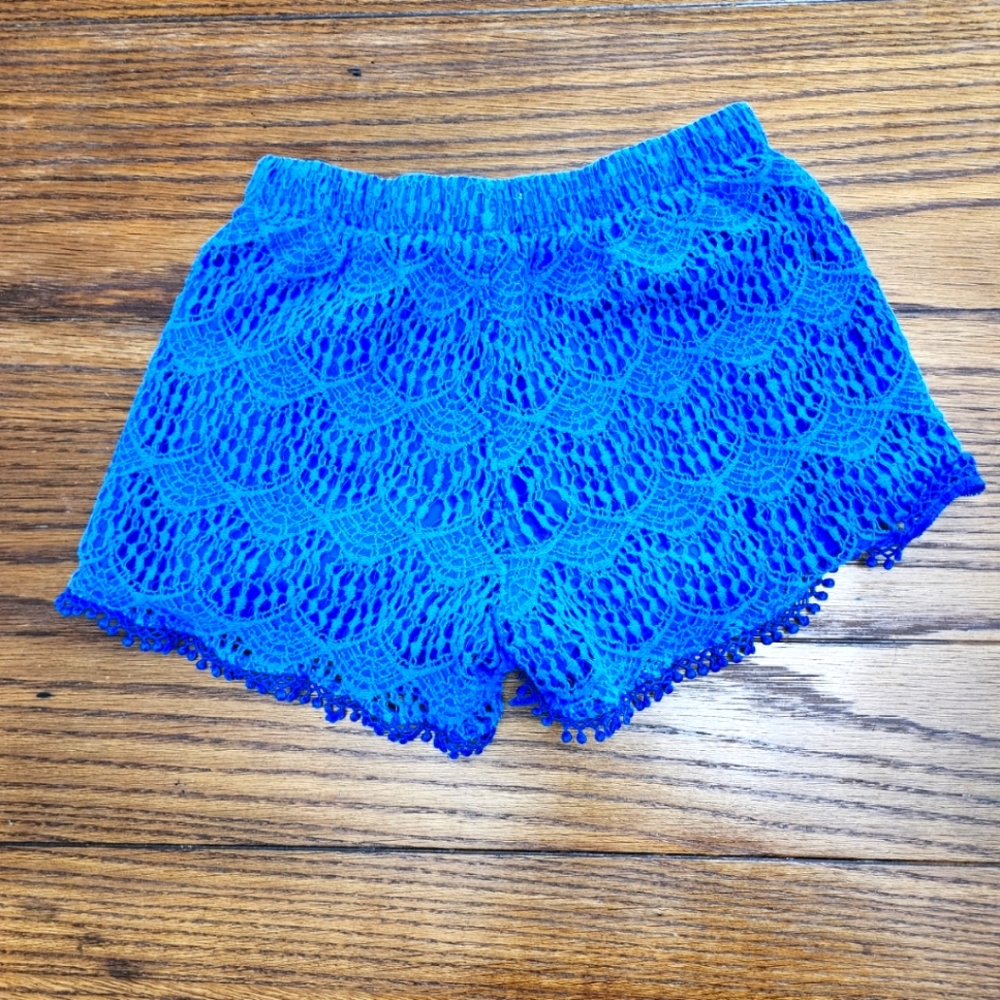 Blue lace shorts - Picture 2 of 3